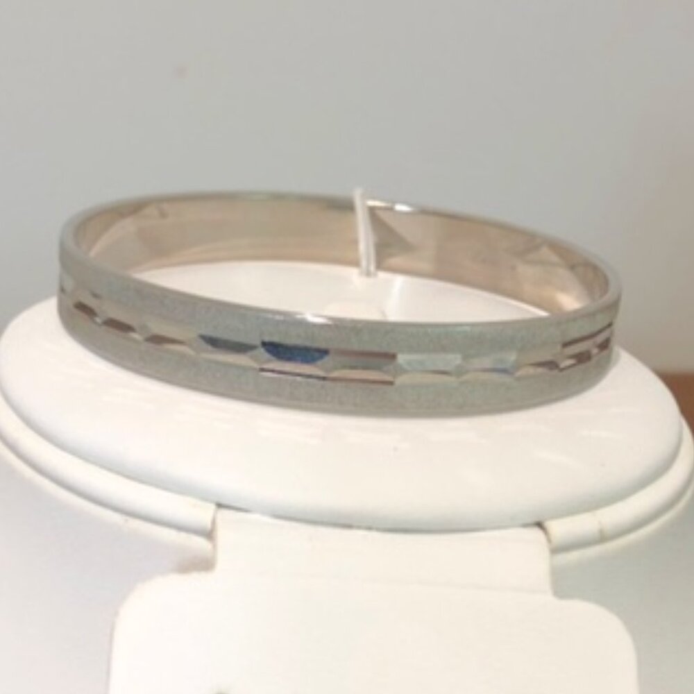 VTG Monet Silver Tone Bangle Bracelet.